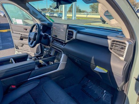 Used 2024 Toyota Tundra Limited image 25