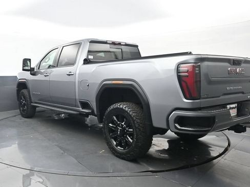 Used 2024 GMC Sierra 2500 AT4 w/ AT4 Premium Plus Package AWD/4WD image 3