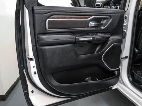 Used 2020 RAM 1500 Laramie AWD/4WD image 45