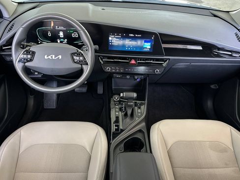 Used 2023 Kia Niro EX FWD image 17