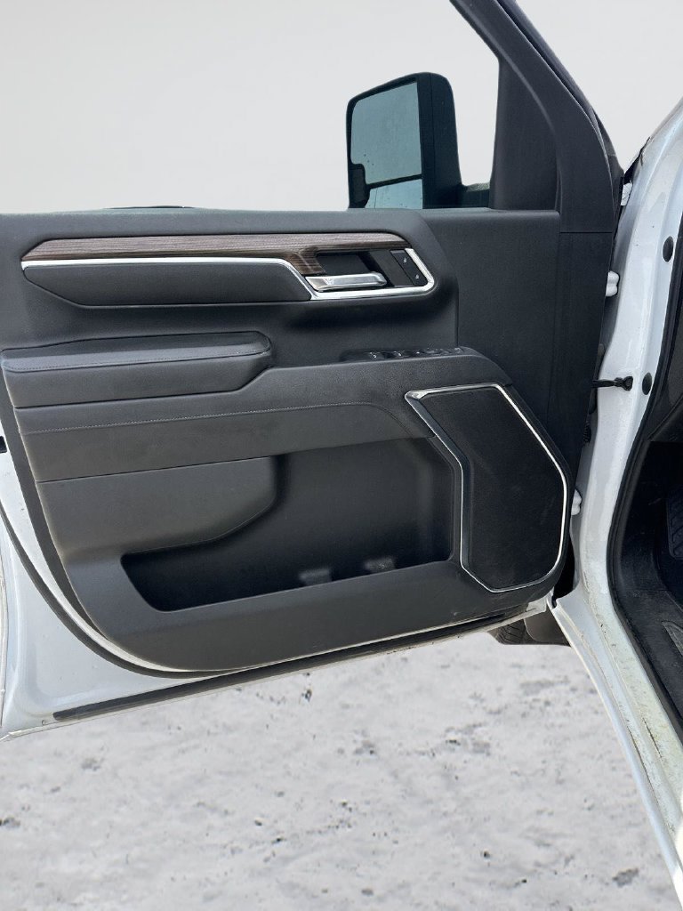 Used 2024 Chevrolet Silverado 2500 LT AWD/4WD image 10