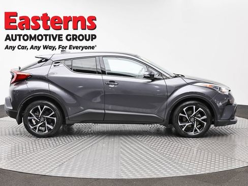 Used 2019 Toyota C-HR Limited FWD image 4