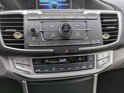 Used 2015 Honda Accord LX image 19