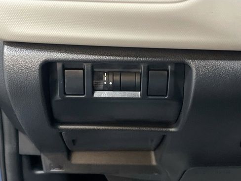 Used 2025 Subaru Forester AWD/4WD image 10