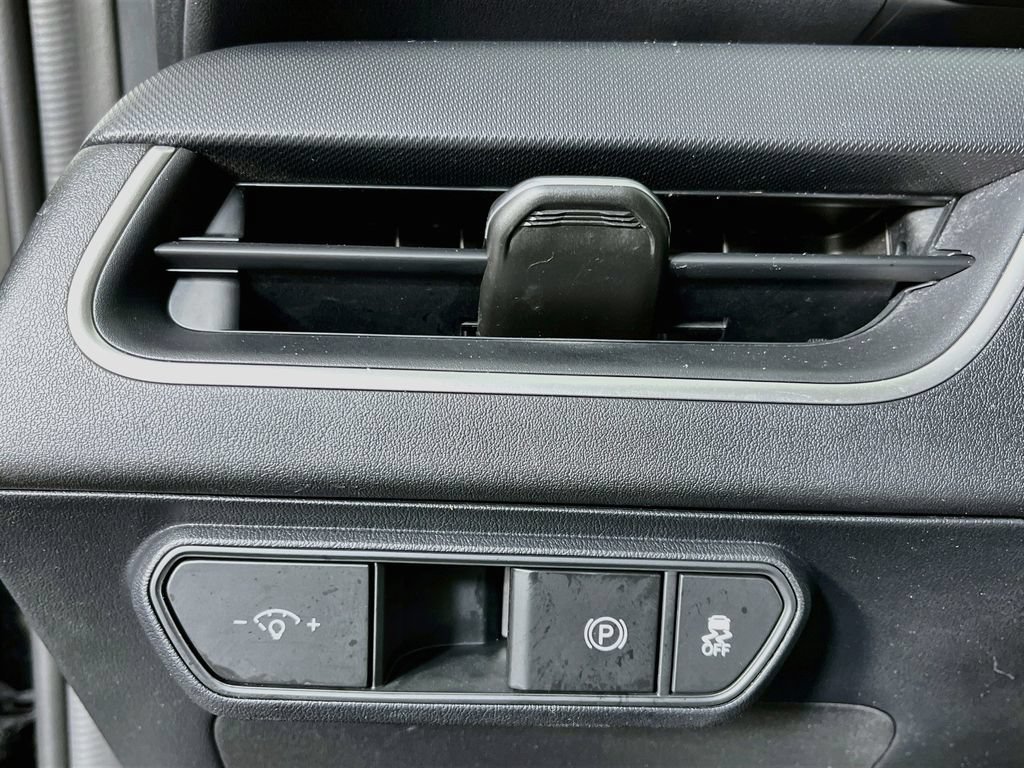 Used 2025 Kia K4 FWD image 11