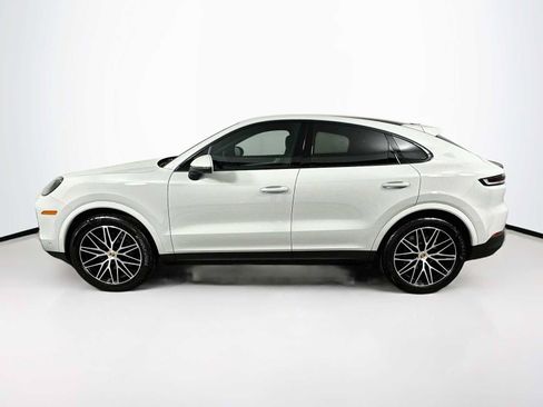 Certified 2025 Porsche Cayenne Coupe AWD/4WD image 2