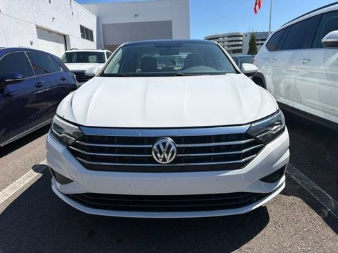 Used 2021 Volkswagen Jetta SE w/ SE Cold Weather Package FWD image 2