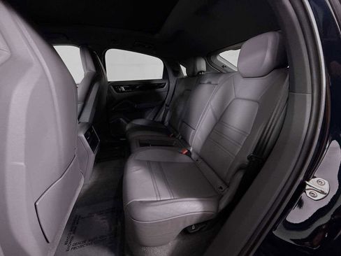 Used 2022 Porsche Cayenne S image 29