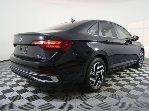 Used 2024 Volkswagen Jetta SEL FWD image 3