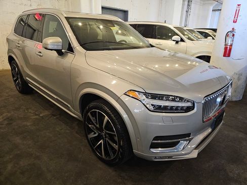 Certified 2023 Volvo XC90 B6 Plus w/ Protection Package Premier AWD/4WD image 5