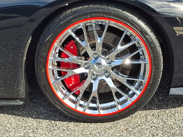 Used 2007 Chevrolet Corvette Coupe w/ Performance Package RWD image 24