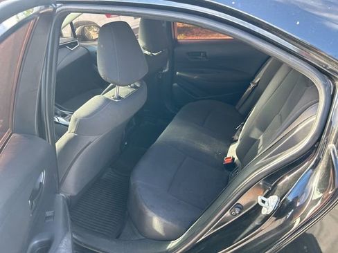 Used 2022 Toyota Corolla LE image 6