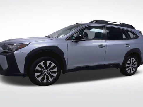 Used 2023 Subaru Outback Limited AWD/4WD image 4
