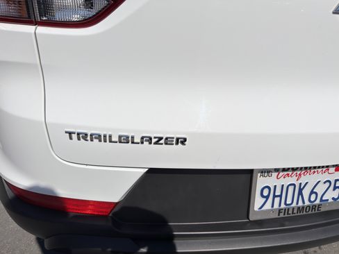 Used 2023 Chevrolet TrailBlazer LS FWD image 40