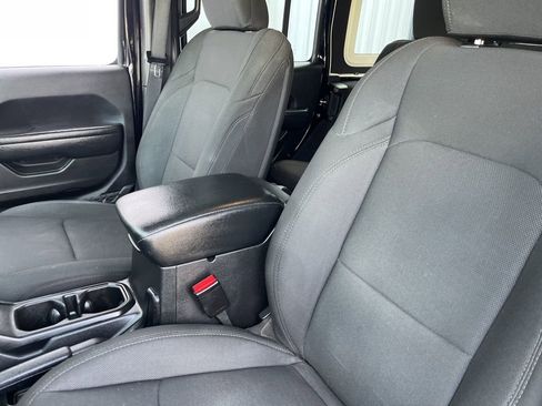 Used 2022 Jeep Wrangler Unlimited Sport image 4