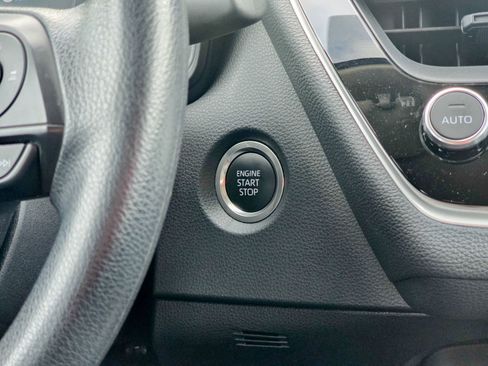 Used 2025 Toyota Corolla LE image 24