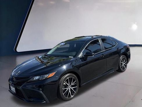 Used 2024 Toyota Camry SE FWD image 5