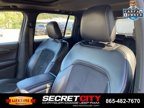Used 2023 Jeep Grand Cherokee Altitude AWD/4WD image 11