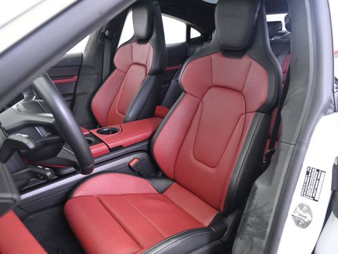 Used 2025 Porsche Taycan Turbo image 5