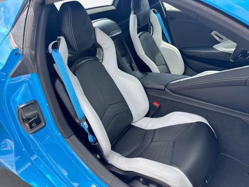 Used 2021 Chevrolet Corvette Stingray Preferred Conv w/ Z51 Performance Package RWD image 24