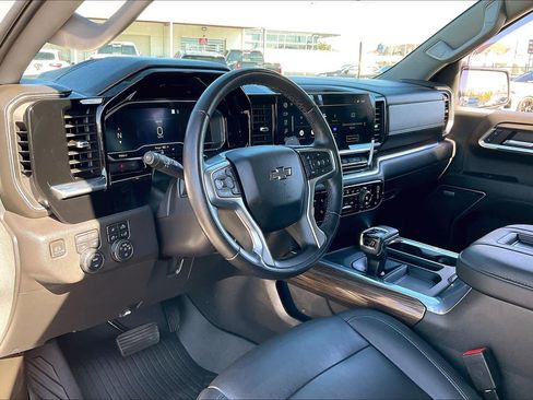 Certified 2022 Chevrolet Silverado 1500 RST image 16