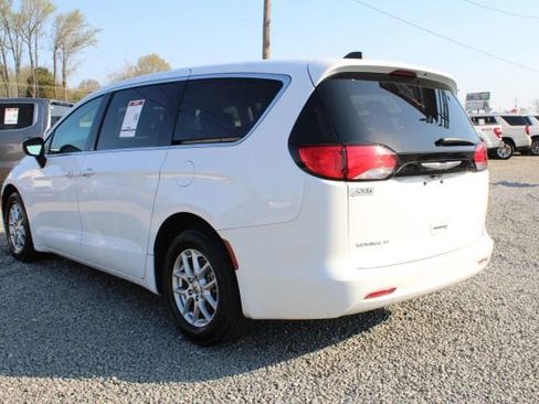 Used 2024 Chrysler Voyager LX FWD image 13
