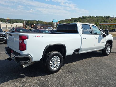 Used 2024 Chevrolet Silverado 3500 LT AWD/4WD image 9