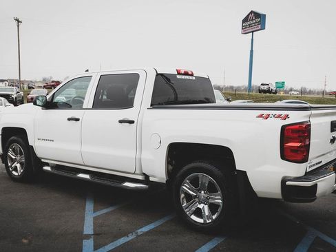 Used 2018 Chevrolet Silverado 1500 Custom w/ Custom Value Package image 21