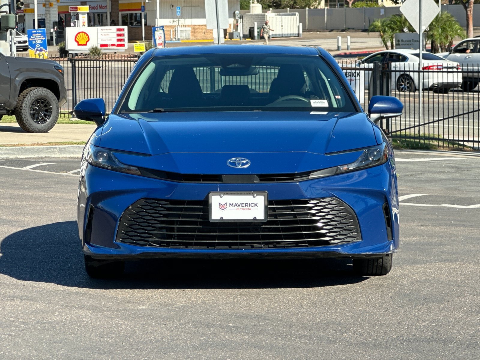 Used 2025 Toyota Camry LE FWD image 7