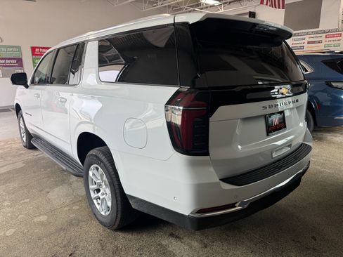 Used 2025 Chevrolet Suburban LS AWD/4WD image 7