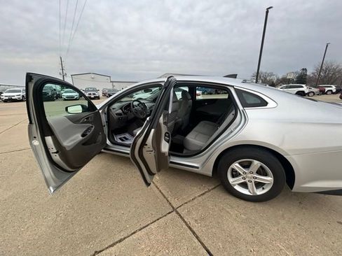 Used 2020 Chevrolet Malibu LS image 7