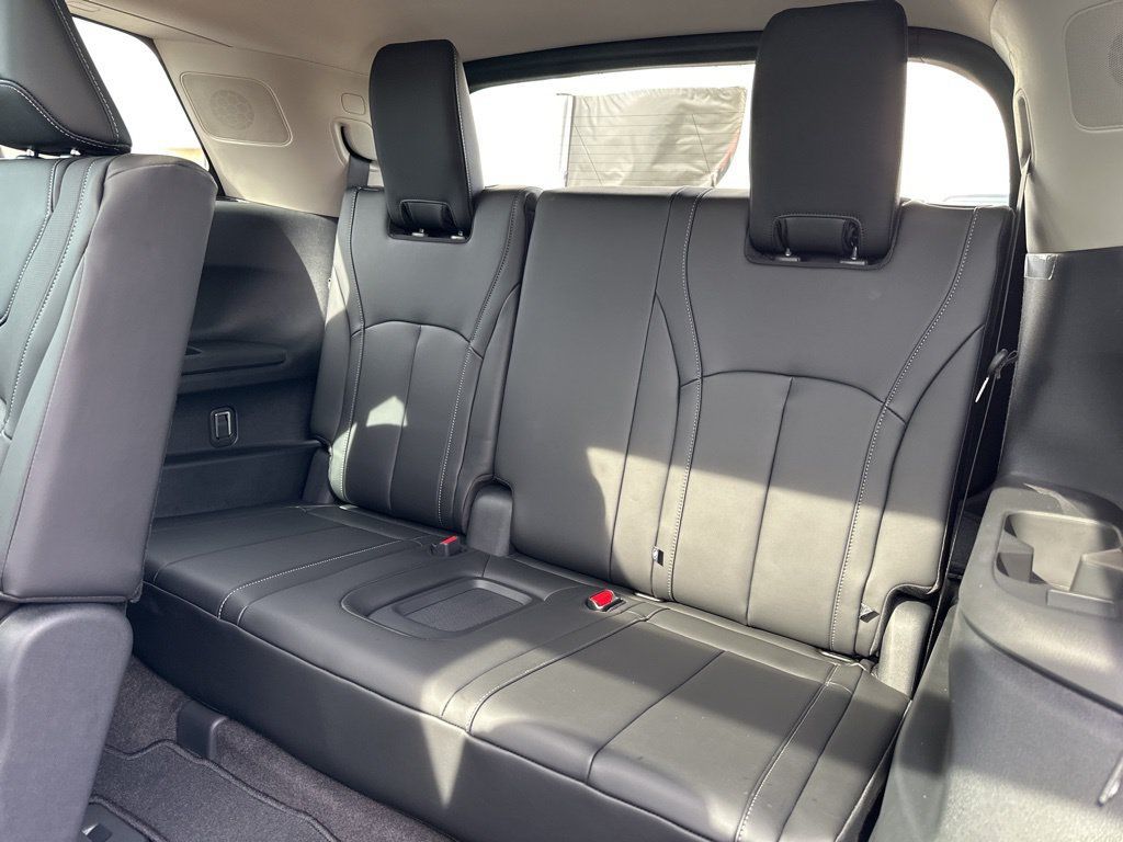Certified 2026 INFINITI QX60 Luxe w/ Cargo Package AWD/4WD image 36