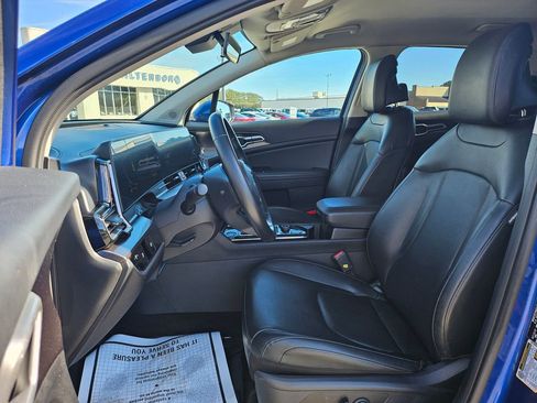 Used 2023 Kia Sportage EX image 5