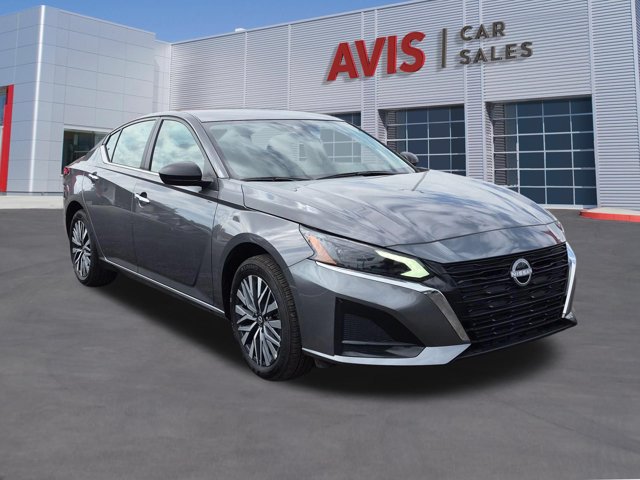 Used 2025 Nissan Altima 2.5 SV AWD/4WD image 3