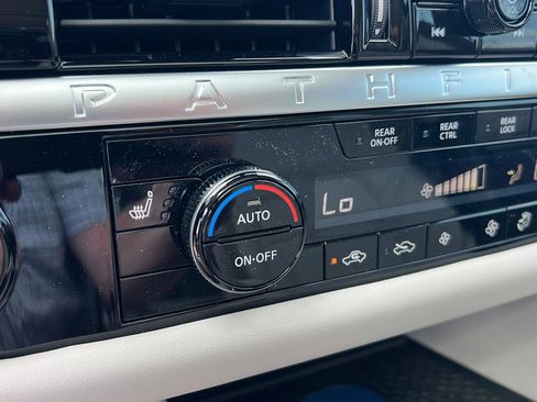 New 2026 Nissan Pathfinder SL w/ SL Premium Package AWD/4WD image 30