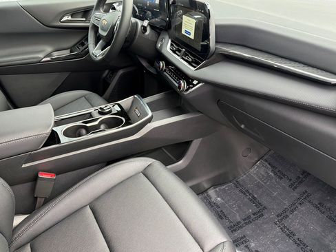 New 2026 Chevrolet Equinox LT w/ Convenience Package II AWD/4WD image 13