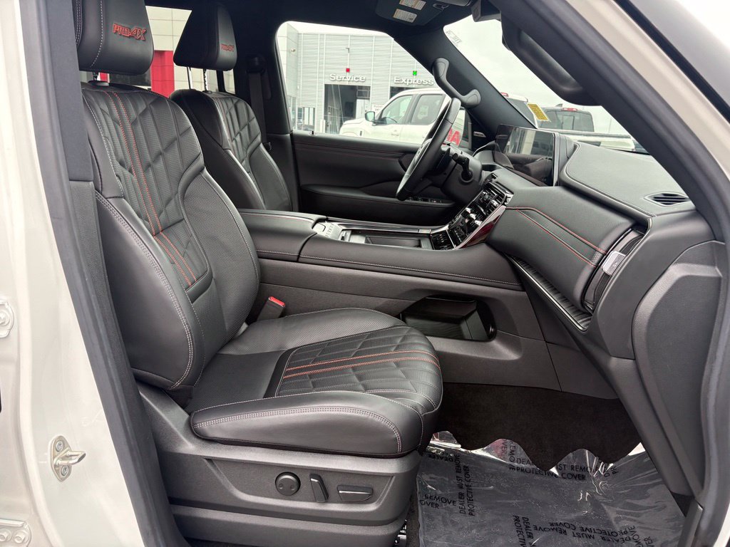 Used 2025 Nissan Armada PRO-4X AWD/4WD image 28