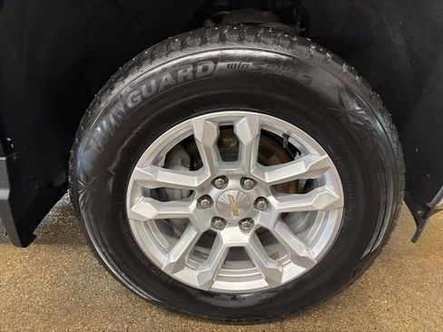 Used 2024 Chevrolet Silverado 1500 LT AWD/4WD image 9