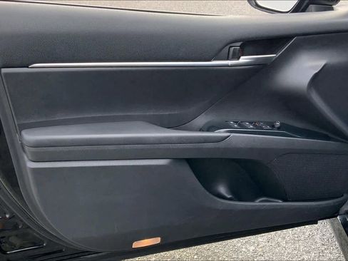 Used 2019 Toyota Camry LE image 19