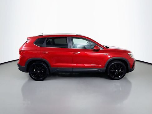 Used 2023 Volkswagen Taos SE w/ Panoramic Sunroof Package AWD/4WD image 8