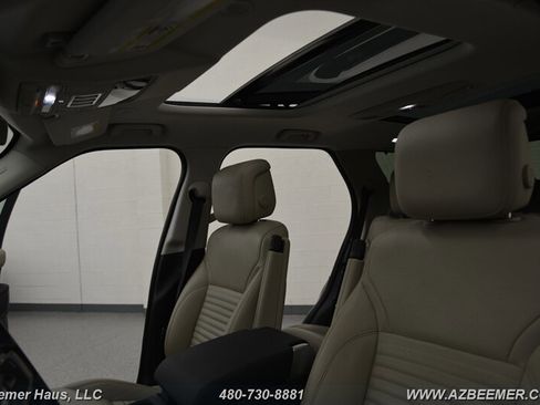 Used 2022 Land Rover Discovery S image 15