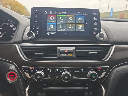 Used 2021 Honda Accord Touring image 27