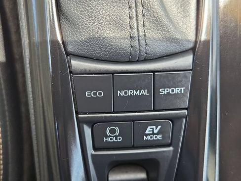 Used 2025 Toyota Camry SE w/ Convenience Package AWD/4WD image 35