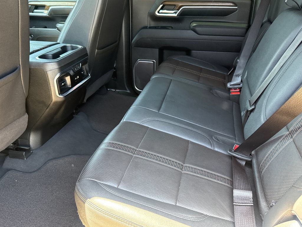 Used 2024 Chevrolet Silverado 3500 High Country w/ High Country Premium Package AWD/4WD image 18
