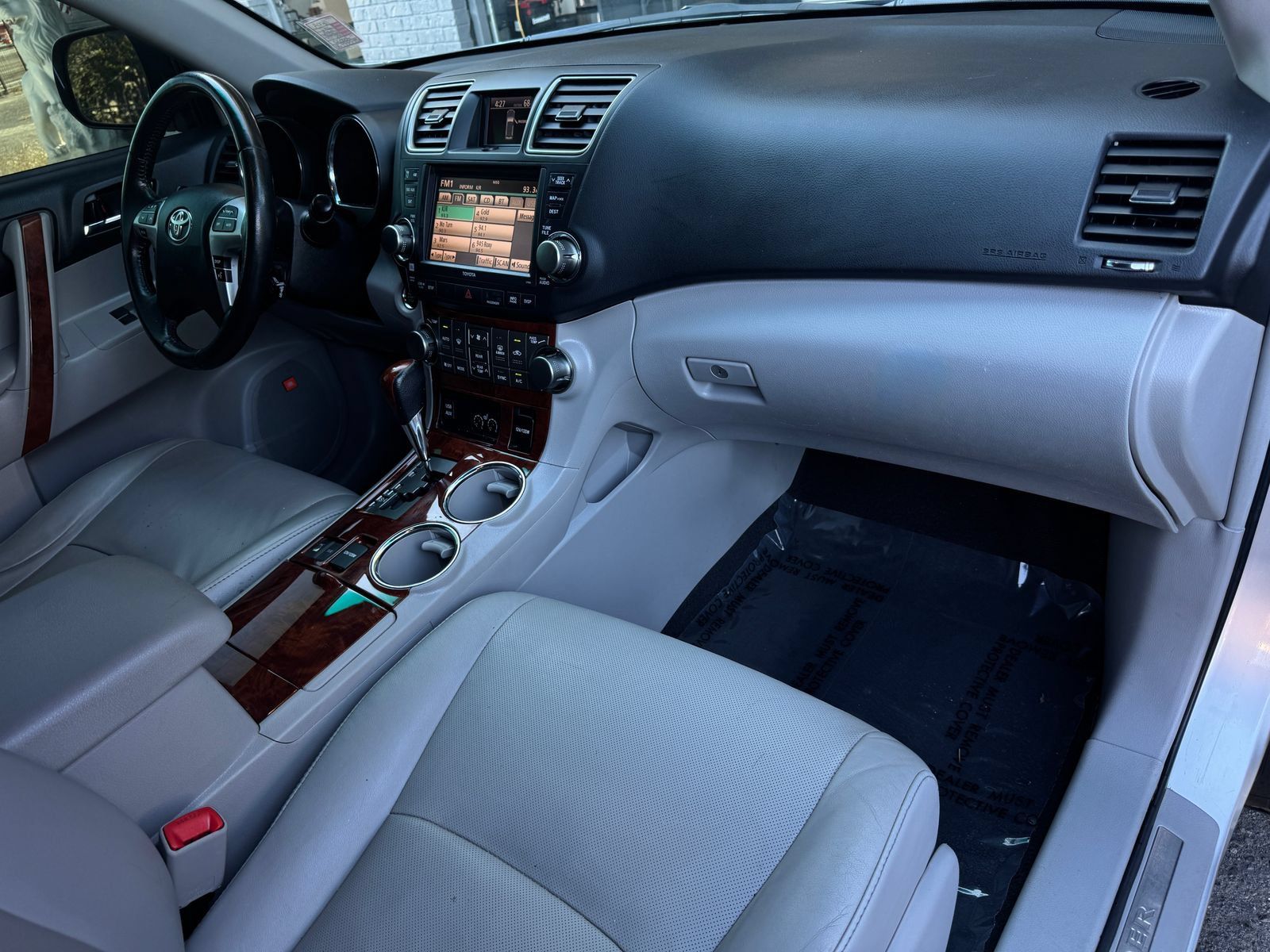 Used 2012 Toyota Highlander Limited w/ Tow Pkg AWD/4WD image 23