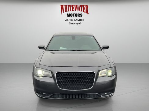 Used 2016 Chrysler 300 S image 8