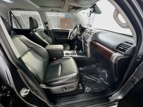 Used 2022 Toyota 4Runner Limited RWD image 31