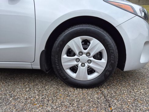 Used 2017 Kia Forte LX w/ LX Popular Package FWD image 26