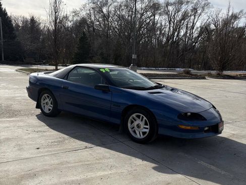 Used 1994 Chevrolet Camaro Z28 RWD image 1