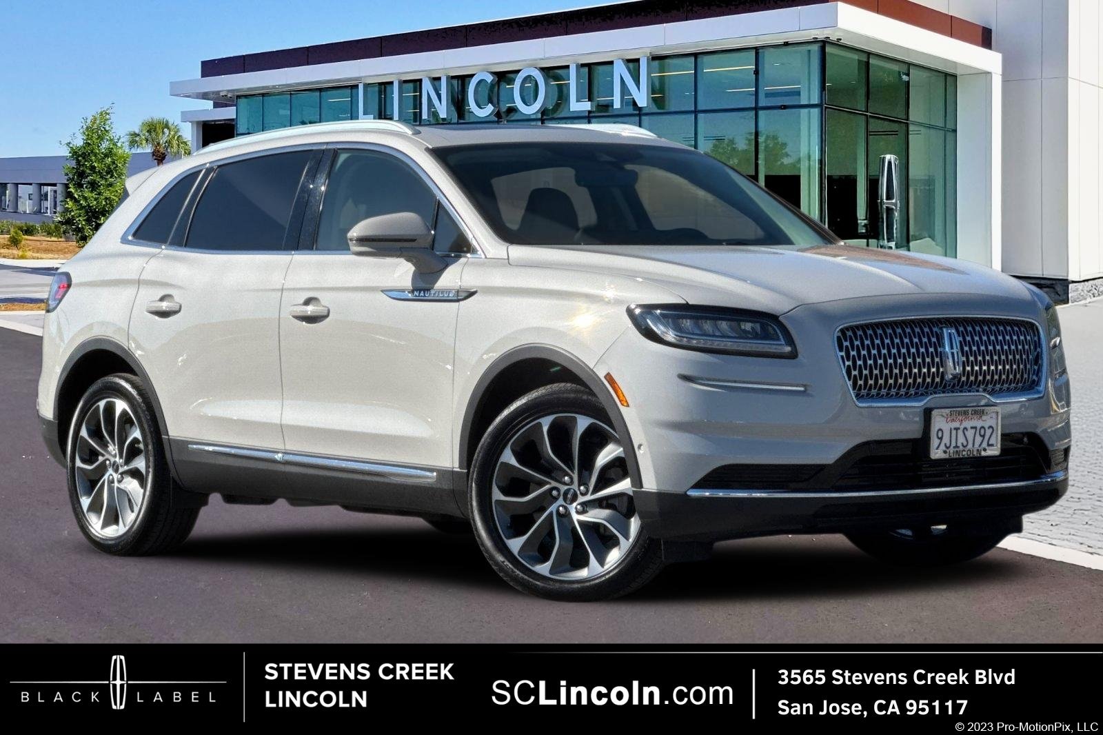 Used 2023 Lincoln Nautilus Reserve w/ Equipment Group 201A AWD/4WD image 1